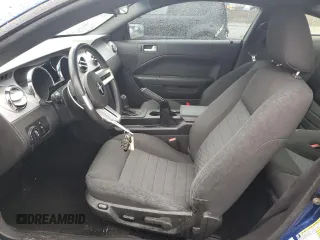 2006 Ford Mustang GT Deluxe с VIN 1ZVFT82H265211714, выставлен на аукционе Copart как лот 59551095 с пробегом 101 057 миль миль и Списание • Salvage title. История ставок и продаж доступна на DreamBid. Изображение 7.