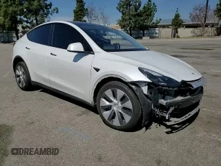 2022 Tesla Model Y Long Range with VIN 7SAYGDEE8NF551850, listed as a Copart auction lot 52747195 with 62,340 mi miles and Salvage Title. Bid and sale history available at carsss.com. Image 11.