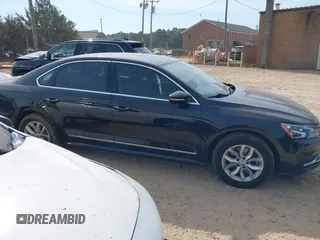 2017 Volkswagen Passat S z VIN 1VWAT7A31HC046232, wystawiony jako IAAI lot #42168299 z przebiegiem 88 658 mil mil oraz . Historia ofert i sprzedaży dostępna na DreamBid. Obrazek 13.