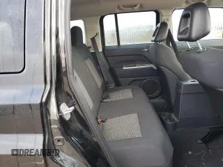 2008 Jeep Patriot Sport with VIN 1J8FT28W88D772426, listed as a Copart auction lot 82000924 with 220,130 mi miles and Clean Title. Bid and sale history available at carsss.com. Image 10.