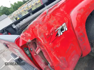 2005 Chevrolet Colorado LS Z71 с VIN 1GCDT196858158925, выставлен на аукционе IAAI как лот 42313889 с пробегом 142 493 миль миль и . История ставок и продаж доступна на DreamBid. Изображение 6.