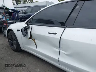 2023 Tesla Model 3 с VIN 5YJ3E1EA7PF587797, выставлен на аукционе IAAI как лот 42293954 с пробегом 22 342 миль миль и . История ставок и продаж доступна на DreamBid. Изображение 6.