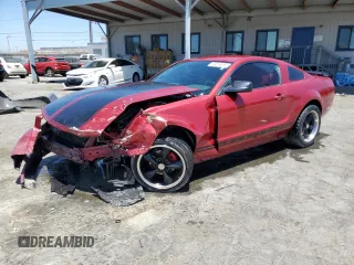 2005 Ford Mustang Deluxe with VIN 1ZVHT80N555103779, listed as a Copart auction lot 64519405 with 197,081 mi miles and Salvage title. Bid and sale history available at DreamBid. Image 1.