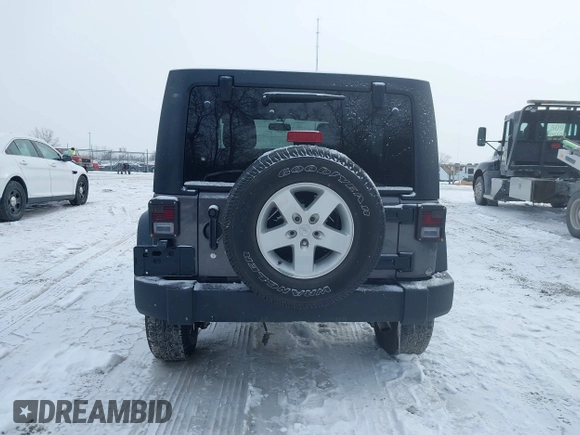 2016 Jeep Wrangler Unlimited Rubicon with VIN 1C4BJWFG7GL192698, listed as a IAAI auction lot 41603236 with 69,620 mi miles. Bid and sale history available at carsss.com. Image 16.