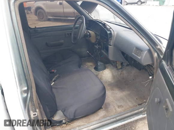 1993 Toyota Pickup with VIN 4TARN81A0PZ062014, listed as a IAAI auction lot 42635921 with 317,740 mi miles and . Bid and sale history available at DreamBid. Image 5.