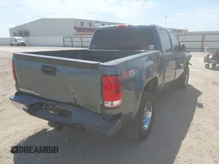 2010 GMC Sierra 1500 SLE z VIN 3GTRKVE35AG209183, wystawiony jako IAAI lot #42064516 z przebiegiem Nie podano mil oraz . Historia ofert i sprzedaży dostępna na DreamBid. Obrazek 4.