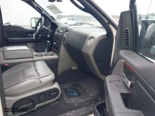 2006 Lincoln Mark LT with VIN 5LTPW18516FJ22601, listed as a IAAI auction lot 41819967 with 231,890 mi miles. Bid and sale history available at carsss.com. Image 5.
