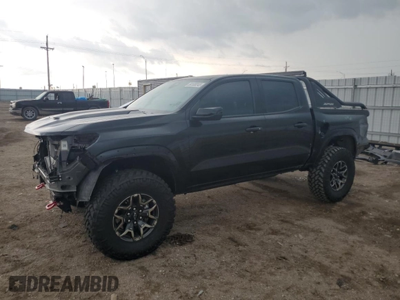 2024 Chevrolet Colorado 4WD ZR2 z VIN 1GCPTFEK4R1265787, wystawiony jako Copart lot #54108245 z przebiegiem 4 880 mil mil oraz Szkoda całkowita • Salvage title. Historia ofert i sprzedaży dostępna na DreamBid. Obrazek 1.