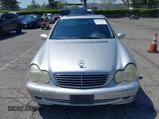 2001 Mercedes-Benz C 230/260/280/320 with VIN WDBRF61J41F104908, listed as a IAAI auction lot 42003924 with Not Provided miles and . Bid and sale history available at DreamBid. Image 12.