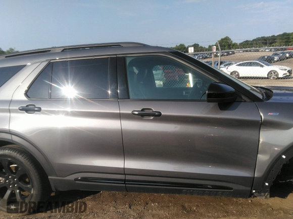 2023 Ford Explorer ST-Line с VIN 1FMSK7KH6PGB21921, выставлен на аукционе IAAI как лот 42591112 с пробегом 17 642 миль миль и . История ставок и продаж доступна на DreamBid. Изображение 13.