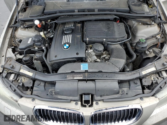 2010 BMW 3 Series 335i xDrive z VIN WBAPL3C54AA408833, wystawiony jako Copart lot #71853864 z przebiegiem Nie podano mil oraz Szkoda całkowita • Salvage title. Historia ofert i sprzedaży dostępna na DreamBid. Obrazek 12.