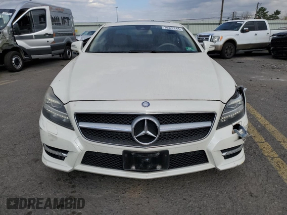2012 Mercedes-Benz CLS-Class CLS 550 with VIN WDDLJ9BB2CA035124, listed as a Copart auction lot 74322284 with 80,823 mi miles and Salvage Title. Bid and sale history available at carsss.com. Image 5.