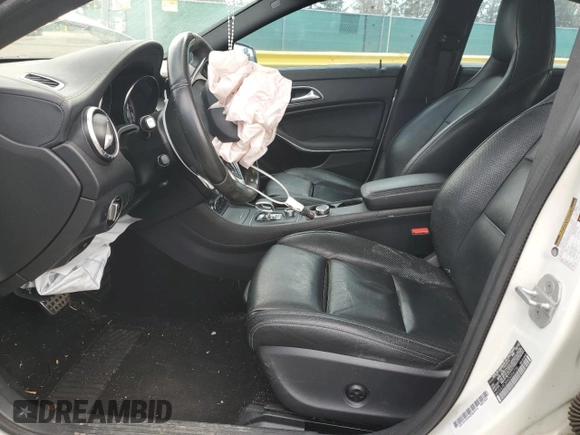 2016 Mercedes-Benz CLA 45 AMG z VIN WDDSJ5CB4GN354736, wystawiony jako Copart lot #48046865 z przebiegiem 77 513 mil mil oraz Szkoda całkowita • Salvage title. Historia ofert i sprzedaży dostępna na DreamBid. Obrazek 7.