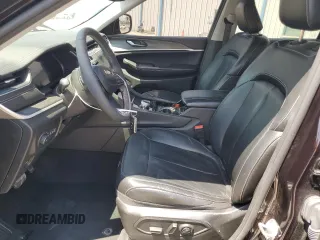 2023 Jeep Grand Cherokee Limited z VIN 1C4RJKBG6P8750766, wystawiony jako Copart lot #55842705 z przebiegiem 49 745 mil mil oraz Szkoda całkowita • Salvage title. Historia ofert i sprzedaży dostępna na DreamBid. Obrazek 7.