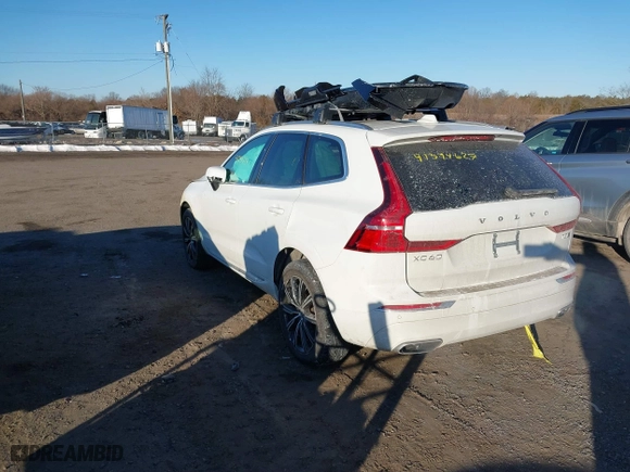 2020 Volvo XC60 Inscription with VIN YV4102RL8L1544836, listed as a IAAI auction lot 41394627 with 34,651 mi miles. Bid and sale history available at carsss.com. Image 3.