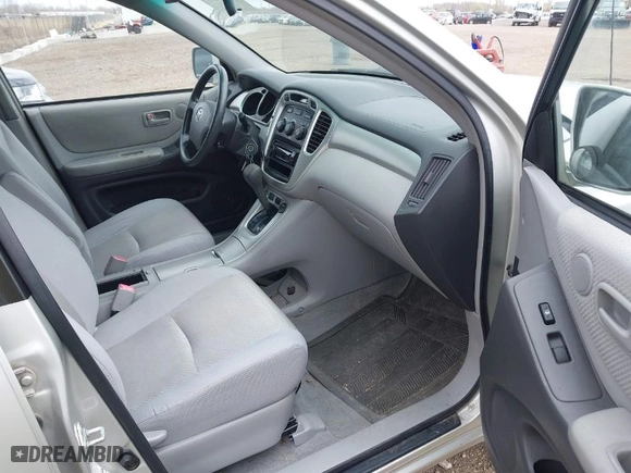 2004 Toyota Highlander with VIN JTEEP21A940059408, listed as a IAAI auction lot 42094429 with 191,682 mi miles. Bid and sale history available at carsss.com. Image 5.
