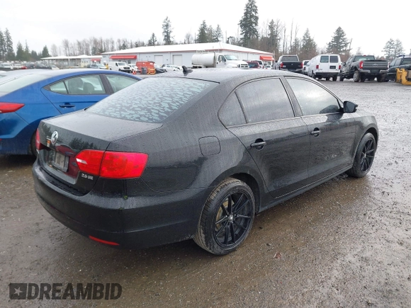 2011 Volkswagen Jetta SE z VIN 3VWDZ7AJXBM323766, wystawiony jako IAAI lot #41680351 z przebiegiem 122 660 mil mil oraz . Historia ofert i sprzedaży dostępna na DreamBid. Obrazek 4.