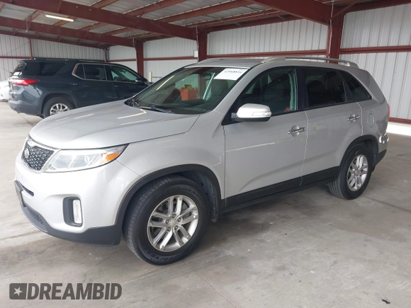 2015 Kia Sorento LX with VIN 5XYKT4A64FG589597, listed as a IAAI auction lot 42068816 with 107,948 mi miles. Bid and sale history available at carsss.com. Image 17.