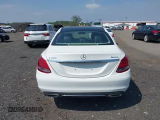 2017 Mercedes-Benz C 300 с VIN 55SWF4KB2HU204504, выставлен на аукционе IAAI как лот 42660080 с пробегом 40 202 миль миль и . История ставок и продаж доступна на DreamBid. Изображение 15.