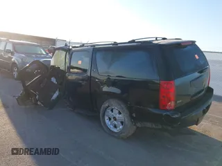 2007 GMC Yukon XL SLT with VIN 1GKFK16357J206967, listed as a IAAI auction lot 41716598 with 1 mi miles. Bid and sale history available at carsss.com. Image 3.