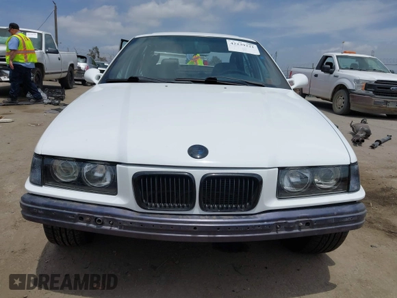 1998 BMW M3 with VIN WBSCD9329WEE07762, listed as a IAAI auction lot 42239221 with Not provided miles and . Bid and sale history available at DreamBid. Image 13.