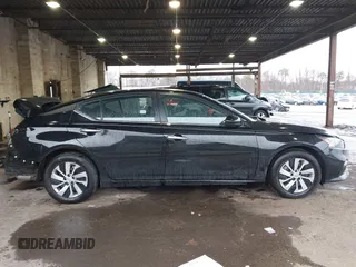 2022 Nissan Altima 2.5 S with VIN 1N4BL4BV5NN333360, listed as a IAAI auction lot 41921091 with 20,035 mi miles. Bid and sale history available at carsss.com. Image 14.