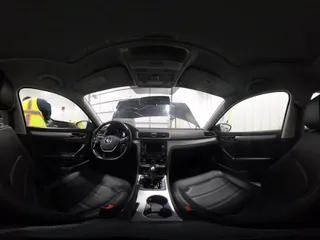 2019 Volkswagen Passat Wolfsburg Edition z VIN 1VWLA7A36KC004077, wystawiony jako IAAI lot #42164379 z przebiegiem 50 498 mil mil oraz . Historia ofert i sprzedaży dostępna na DreamBid. Obrazek 19.