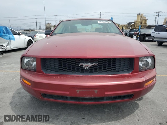 2007 Ford Mustang Deluxe z VIN 1ZVHT80N075308557, wystawiony jako Copart lot #58405905 z przebiegiem 132 271 mil mil oraz Czysty tytuł • Clean title. Historia ofert i sprzedaży dostępna na DreamBid. Obrazek 5.