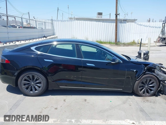 2019 Tesla Model S 75D с VIN 5YJSA1E22KF304098, выставлен на аукционе IAAI как лот 42293794 с пробегом 49 545 миль миль и . История ставок и продаж доступна на DreamBid. Изображение 13.