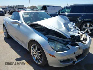 2008 Mercedes-Benz SLK 350 z VIN WDBWK56F08F181783, wystawiony jako IAAI lot #42153077 z przebiegiem 131 428 mil mil oraz . Historia ofert i sprzedaży dostępna na DreamBid. Obrazek 6.