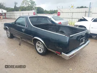 1983 Chevrolet El Camino z VIN 1GCCW80H5DR277552, wystawiony jako IAAI lot #40756516 z przebiegiem 73 947 mil mil oraz . Historia ofert i sprzedaży dostępna na DreamBid. Obrazek 3.