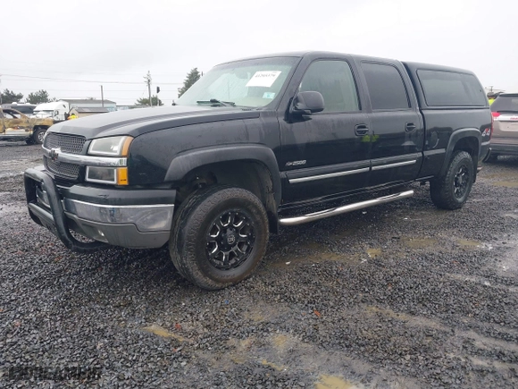 2004 Chevrolet Silverado 2500 Crew Cab LT with VIN 1GCGK23U84F181726, listed as a IAAI auction lot 41205379 with 1 mi miles. Bid and sale history available at carsss.com. Image 17.