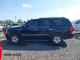 2008 Cadillac Escalade z VIN 1GYFK63838R117291, wystawiony jako IAAI lot #42141050 z przebiegiem 192 985 mil mil oraz . Historia ofert i sprzedaży dostępna na DreamBid. Obrazek 15.