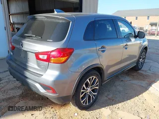 2018 Mitsubishi Outlander SE z VIN JA4AR3AW4JU006449, wystawiony jako IAAI lot #42159454 z przebiegiem 84 336 mil mil oraz . Historia ofert i sprzedaży dostępna na DreamBid. Obrazek 4.