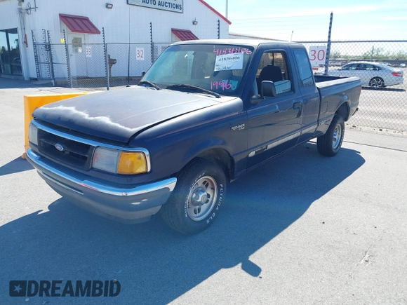 1996 Ford Ranger XL z VIN 1FTCR14U0TPB14713, wystawiony jako IAAI lot #41836406 z przebiegiem 154 134 mil mil oraz . Historia ofert i sprzedaży dostępna na DreamBid. Obrazek 2.