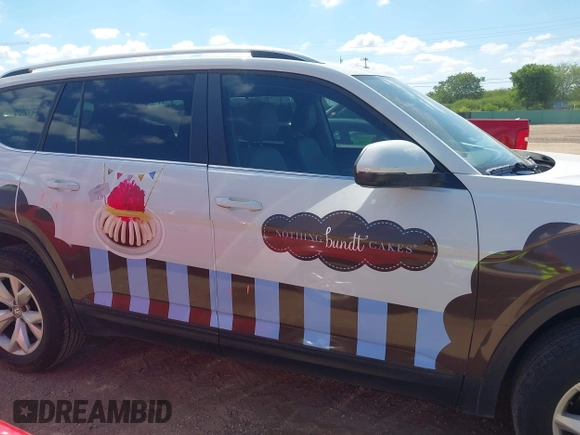 2018 Volkswagen Atlas SE with VIN 1V2CR2CA5JC520616, listed as a IAAI auction lot 42198409 with 98,133 mi miles and . Bid and sale history available at DreamBid. Image 13.