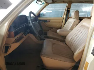 1986 Mercedes-Benz 420 420SEL with VIN WDBCA35D4GA229761, listed as a Copart auction lot 72775854 with 126,546 mi miles and Clean Title. Bid and sale history available at carsss.com. Image 7.