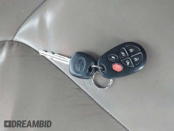 2006 Toyota Sienna XLE z VIN 5TDBA22C86S076919, wystawiony jako IAAI lot #41188745 z przebiegiem 216 468 mil mil oraz . Historia ofert i sprzedaży dostępna na DreamBid. Obrazek 11.