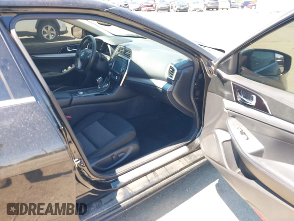 2017 Nissan Maxima SV z VIN 1N4AA6AP7HC409368, wystawiony jako IAAI lot #42253811 z przebiegiem 101 010 mil mil oraz . Historia ofert i sprzedaży dostępna na DreamBid. Obrazek 5.