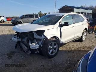 2023 Ford Edge SE z VIN 2FMPK4G94PBA10250, wystawiony jako Copart lot #42690135 z przebiegiem 42 779 mil mil oraz Szkoda całkowita • Salvage title. Historia ofert i sprzedaży dostępna na DreamBid. Obrazek 1.