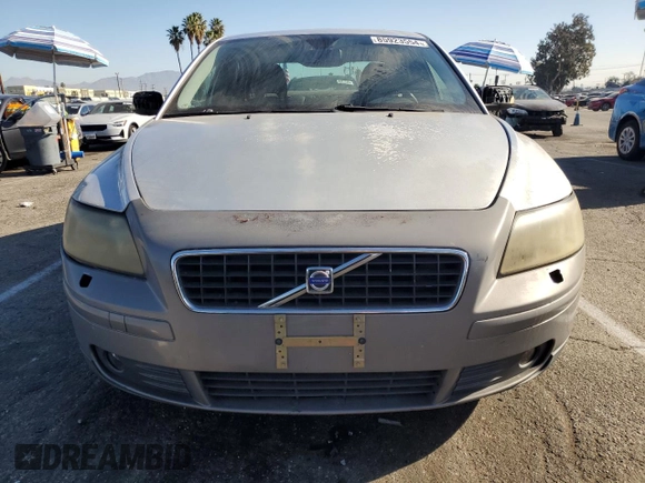 2005 Volvo S40 with VIN YV1MS390452080747, listed as a Copart auction lot 85923554 with 98,185 mi miles and Salvage Title. Bid and sale history available at carsss.com. Image 5.