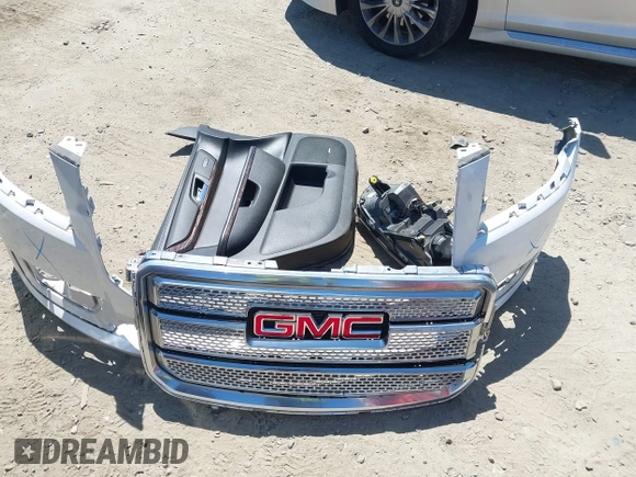 2016 GMC Acadia Denali with VIN 1GKKVTKD9GJ212433, listed as a IAAI auction lot 42028280 with 106,452 mi miles and . Bid and sale history available at DreamBid. Image 12.