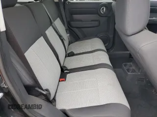 2007 Dodge Nitro SXT z VIN 1D8GU28K47W731172, wystawiony jako Copart lot #59954825 z przebiegiem 121 455 mil mil oraz Szkoda całkowita • Salvage title. Historia ofert i sprzedaży dostępna na DreamBid. Obrazek 10.