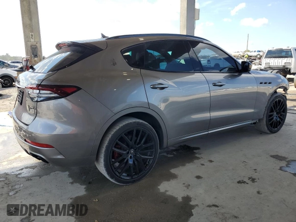 2021 Maserati Levante S z VIN ZN661YUA3MX369441, wystawiony jako Copart lot #50344155 z przebiegiem 71 963 mil mil oraz Nie do naprawy • Non repairable. Historia ofert i sprzedaży dostępna na DreamBid. Obrazek 3.