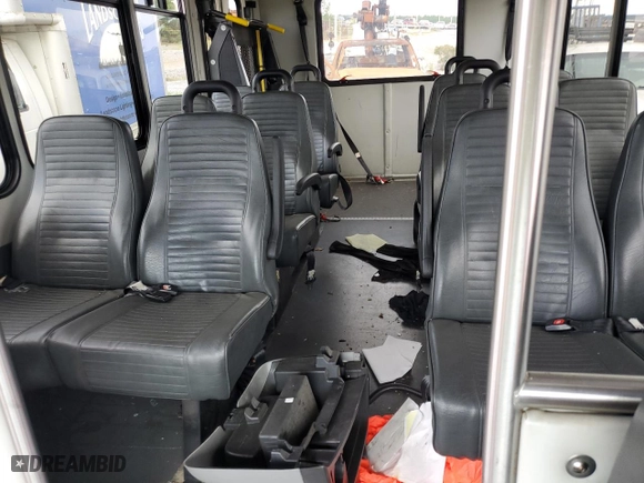2015 Ford Econoline Commercial Cutaway with VIN 1FDEE3FL8FDA16096, listed as a Copart auction lot 68646434 with 243,644 mi miles and Salvage Title. Bid and sale history available at carsss.com. Image 3.