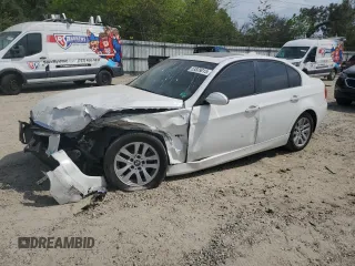 2007 BMW 3 Series 328i z VIN WBAVA33517KX71185, wystawiony jako Copart lot #53839015 z przebiegiem Nie podano mil oraz Szkoda całkowita • Salvage title. Historia ofert i sprzedaży dostępna na DreamBid. Obrazek 1.