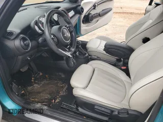 2016 MINI Convertible S z VIN WMWWG9C59G3A91280, wystawiony jako Copart lot #77838554 z przebiegiem 105 099 mil mil oraz Szkoda całkowita • Salvage title. Historia ofert i sprzedaży dostępna na DreamBid. Obrazek 7.