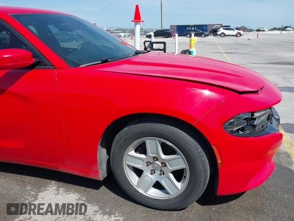 2015 Dodge Charger SXT z VIN 2C3CDXHG2FH896581, wystawiony jako IAAI lot #42004954 z przebiegiem 241 911 mil mil oraz . Historia ofert i sprzedaży dostępna na DreamBid. Obrazek 17.