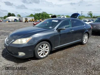 2010 Lexus ES 330 z VIN JTHBK1EG0A2346598, wystawiony jako Copart lot #56794945 z przebiegiem 198 519 mil mil oraz Czysty tytuł • Clean title. Historia ofert i sprzedaży dostępna na DreamBid. Obrazek 1.