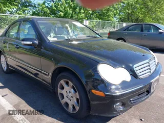 2006 Mercedes-Benz C 280 Luxury z VIN WDBRF92HX6F762205, wystawiony jako IAAI lot #42279227 z przebiegiem 76 434 mil mil oraz . Historia ofert i sprzedaży dostępna na DreamBid. Obrazek 1.